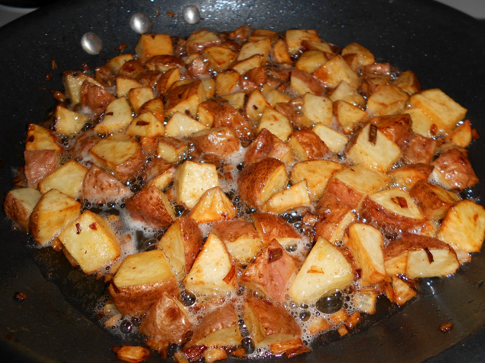 Картошка с корочкой на сковороде